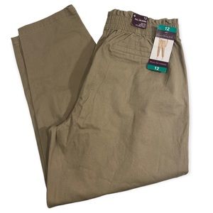 GLORIA VANDERBILT  PULL ON CHINO PANTS Size 12